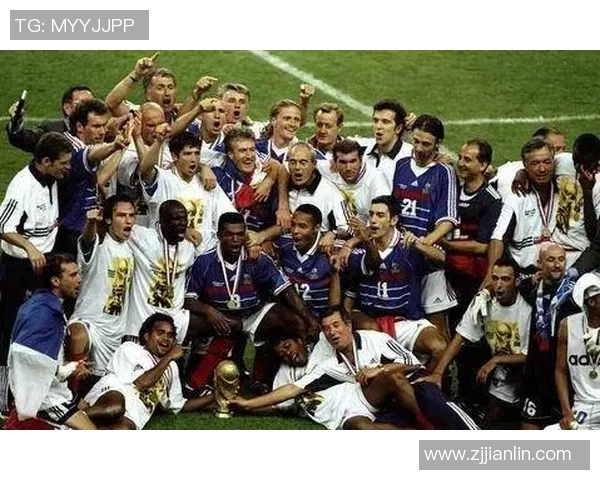 走进传奇球星亨利的梦幻豪宅揭秘他私生活中的奢华与品味